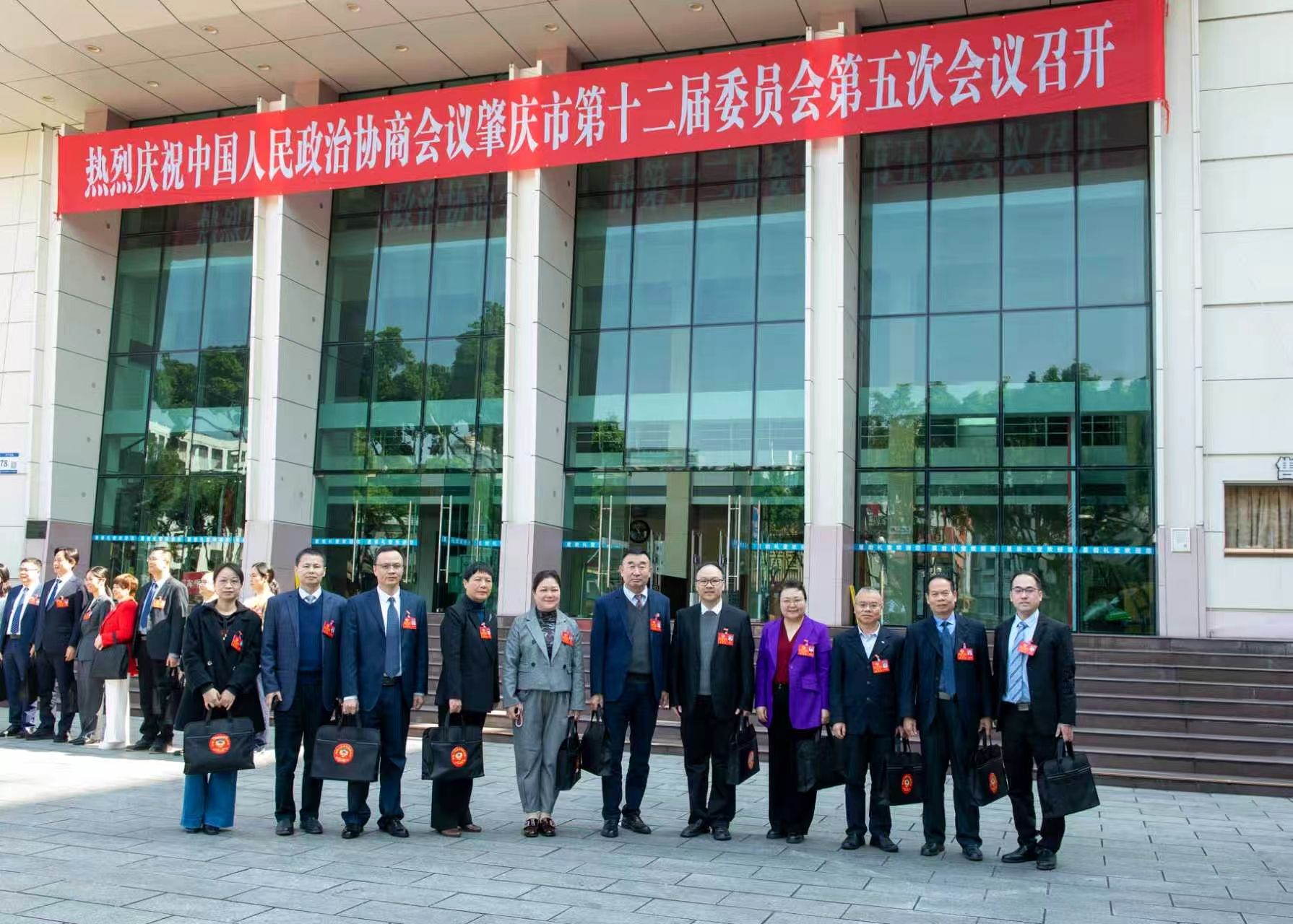 【2026年02月07日】学校代表委员参加市“两会” 积极履职建言献策